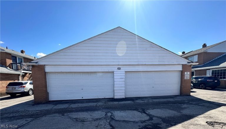 4732 Walford Road #4, Warrensville Heights, OH - Photo 2