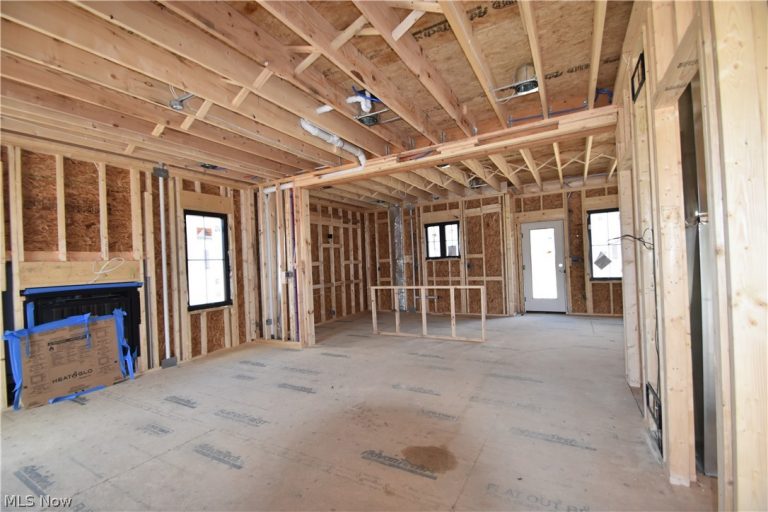 211 Ashwood Landing, Hubbard, OH - Photo 3