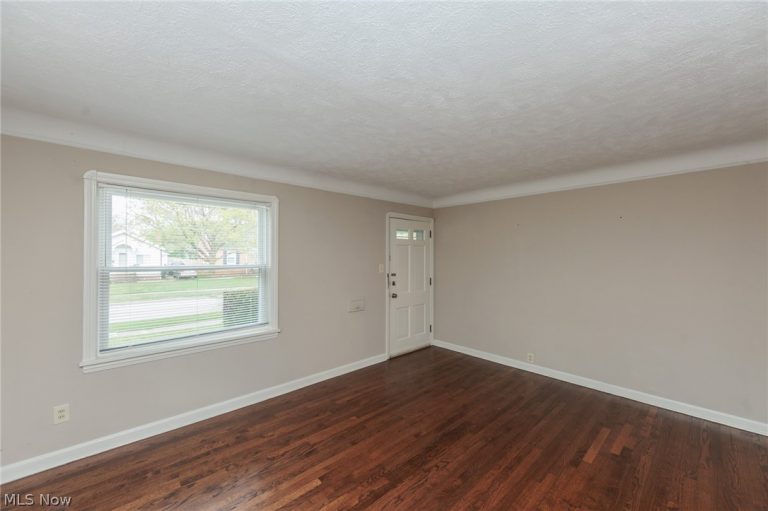 1551 Winchester Road, Cleveland, OH - Photo 5