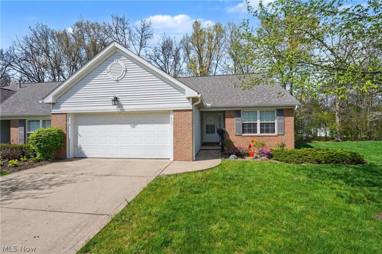 445 Reserve Drive, Cuyahoga Falls, OH, 44223