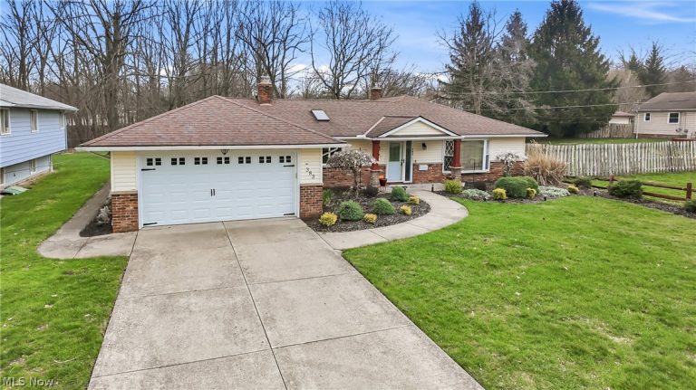 383 Balmoral Drive, Richmond Heights, OH, 44143