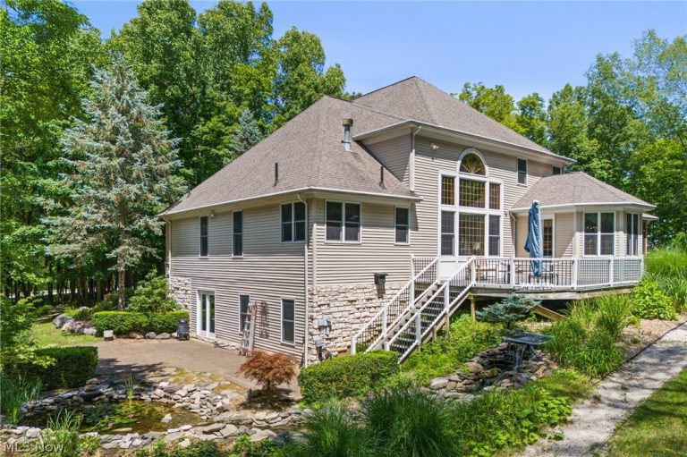 11625 Regent Park Drive, Chardon, OH - Photo 3