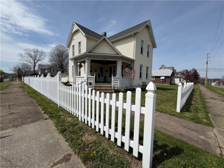 103 Shafer Avenue, Dover, OH - Photo 2