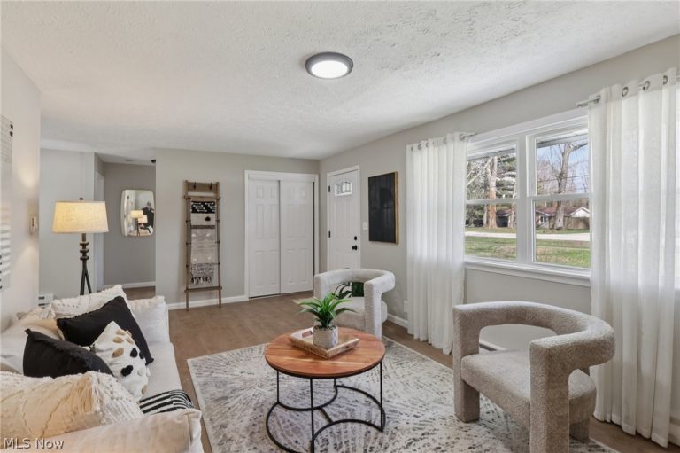 7412 Hopkins Road, Mentor, OH - Photo 6