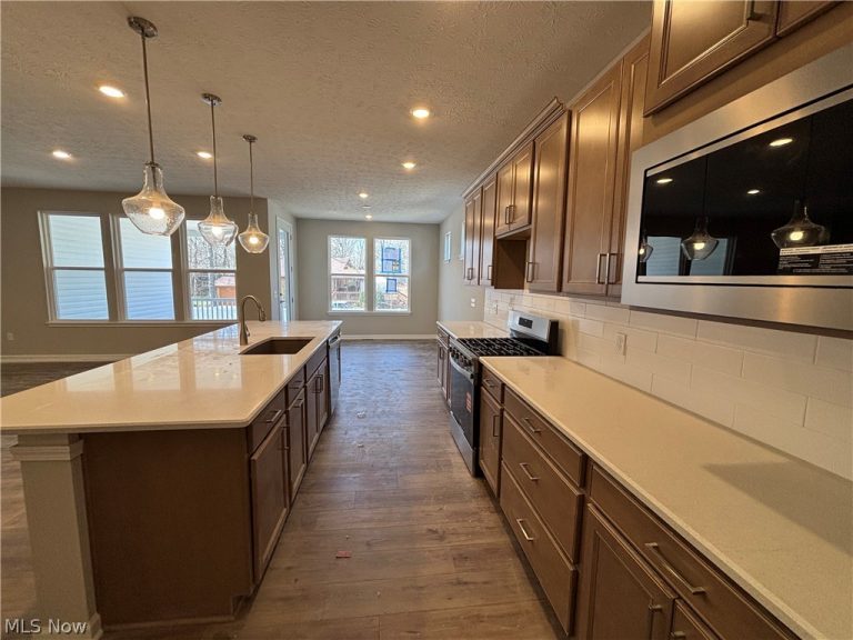 8274 Clydesdale Drive, Mentor, OH - Photo 6