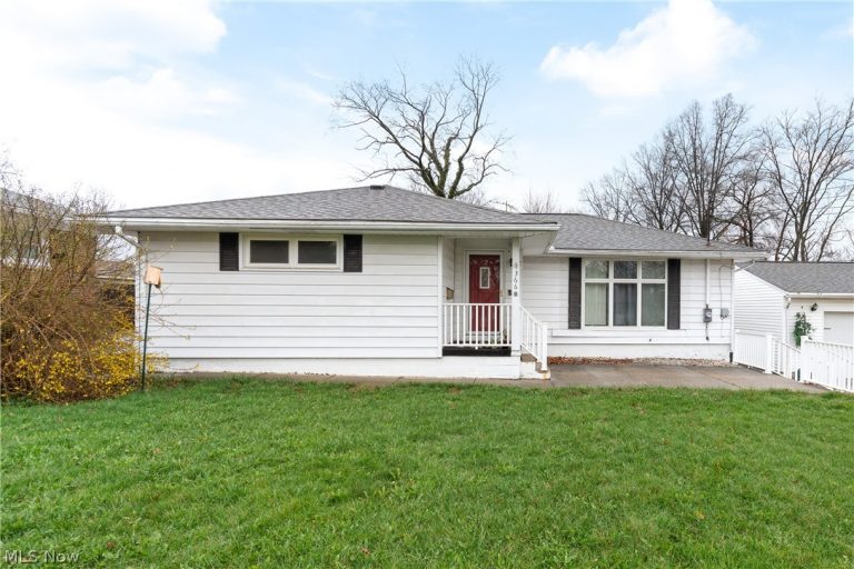 366 Lansing Road, Akron, OH - Photo 2