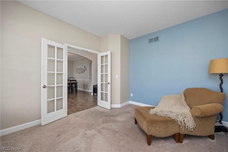 9663 Grand Oaks Trail, Olmsted Twp, OH - Photo 8