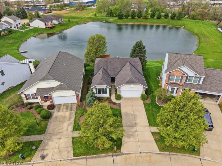 12786 Heritage Trail, North Royalton, OH - Photo 2
