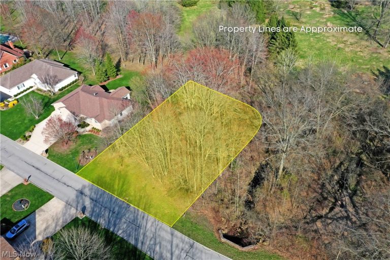 St Andrews Court, Cortland, OH - Photo 4