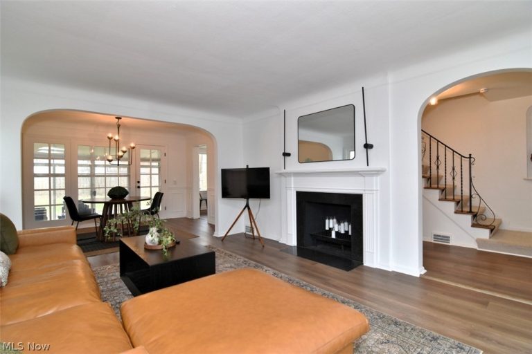 3677 Stoer Road, Shaker Heights, OH - Photo 6