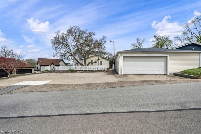 441 Dorwil Drive, Akron, OH - Photo 2