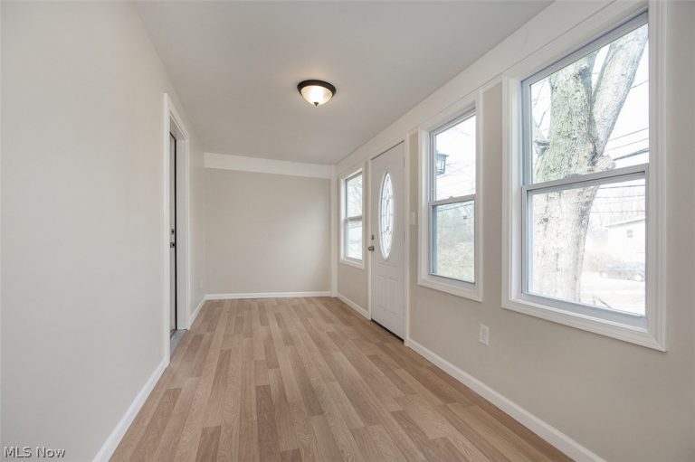 1184 Niagara Avenue, Akron, OH - Photo 3