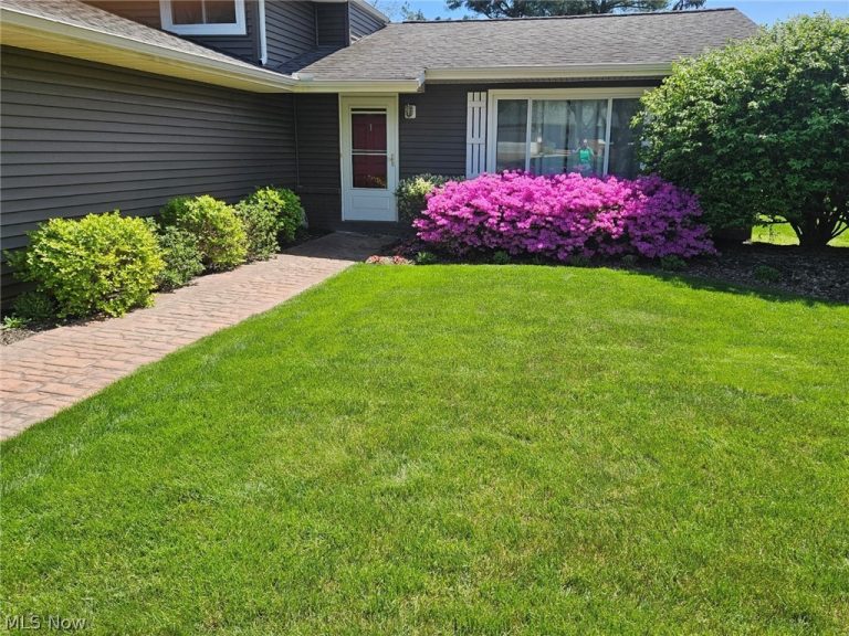 14281 Revere Circle, Middleburg Heights, OH - Photo 3