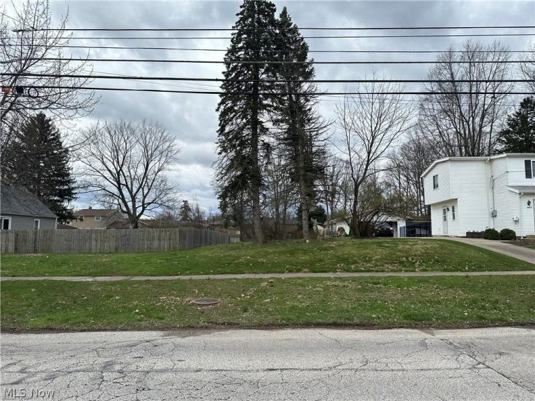 VL Grantwood Drive, Parma, OH, 44134