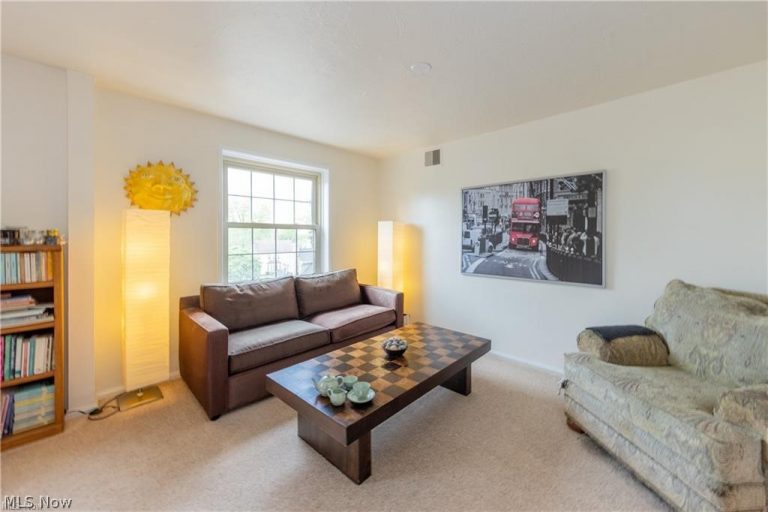 13710 Shaker Boulevard #405, Cleveland, OH - Photo 6