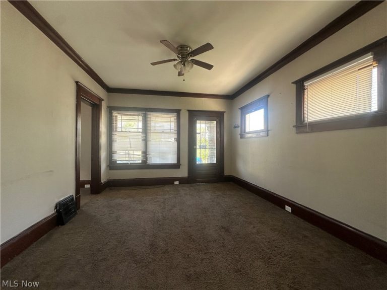 6404 Carl Avenue, Cleveland, OH - Photo 5