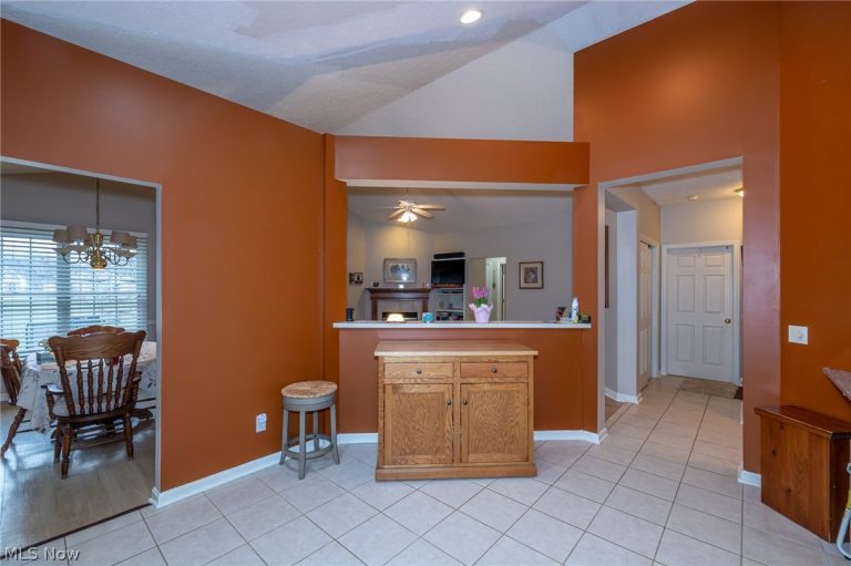 4261 Lake Harbour Way, Avon, OH - Photo 8