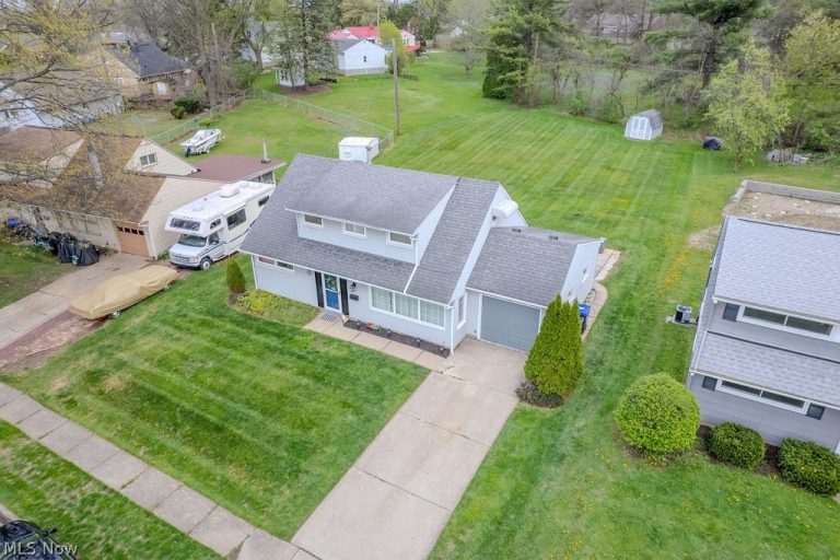 3071 Scott Street, Cuyahoga Falls, OH - Photo 2