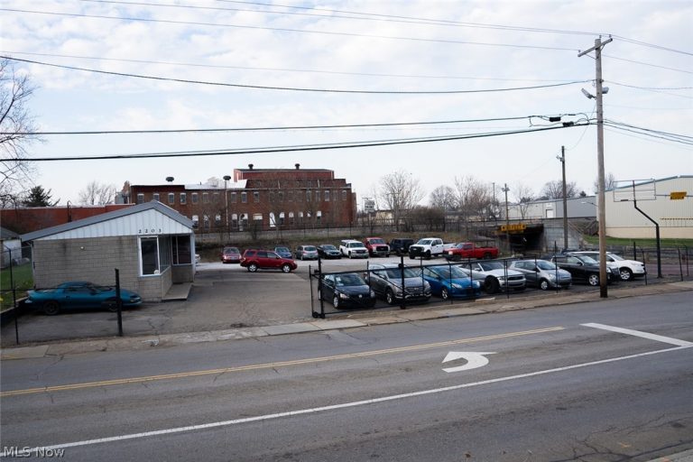 2203 Navarre Road, Canton, OH - Photo 4