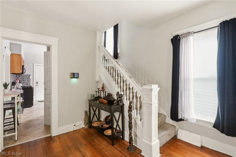 975 Raymond Street, Akron, OH - Photo 4