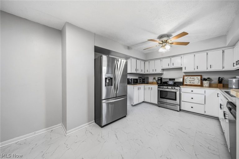 33378 Lake Shore Boulevard, Eastlake, OH - Photo 6