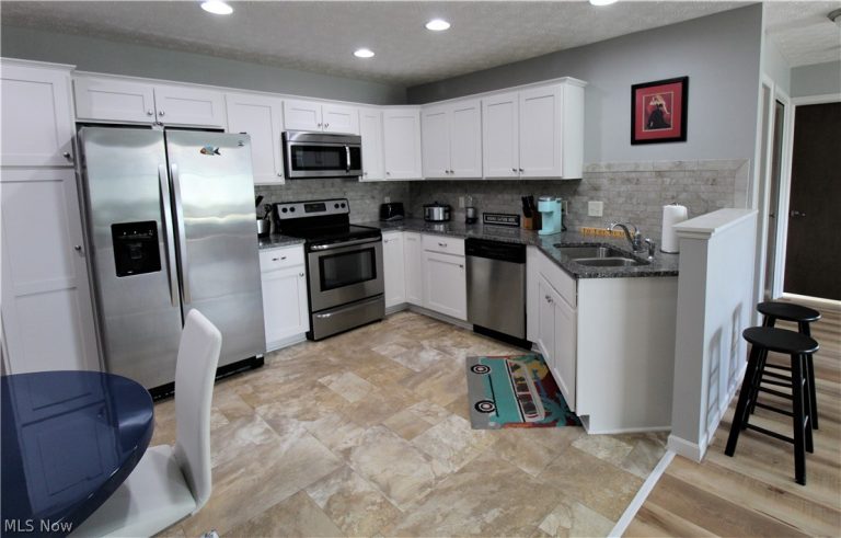 1770 Blackberry Lane, Orrville, OH - Photo 3