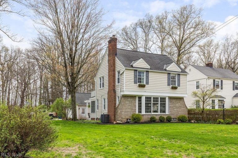 24603 Oakland Road, Bay Village, OH - Photo 2