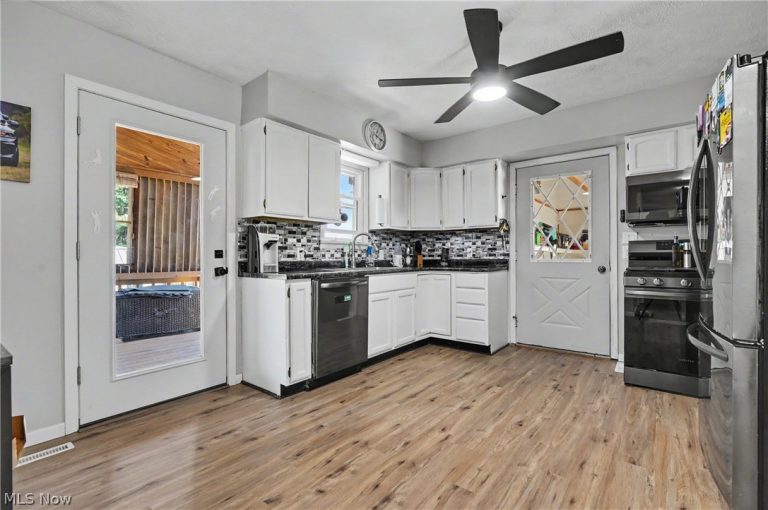 1408 Garfield Avenue, Salem, OH - Photo 8