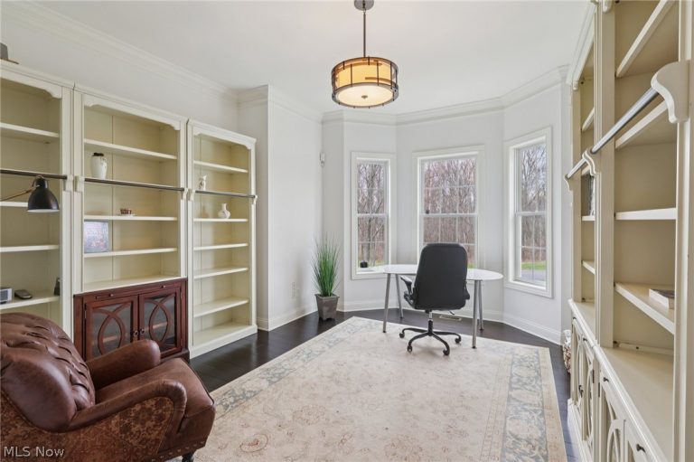 380 Crown Ridge Drive, Cuyahoga Falls, OH - Photo 5