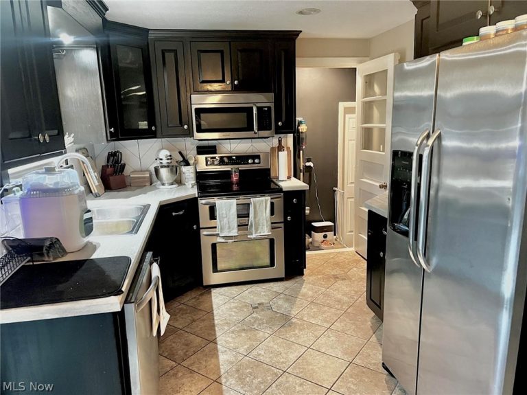 5221 Revere Avenue, Massillon, OH - Photo 3