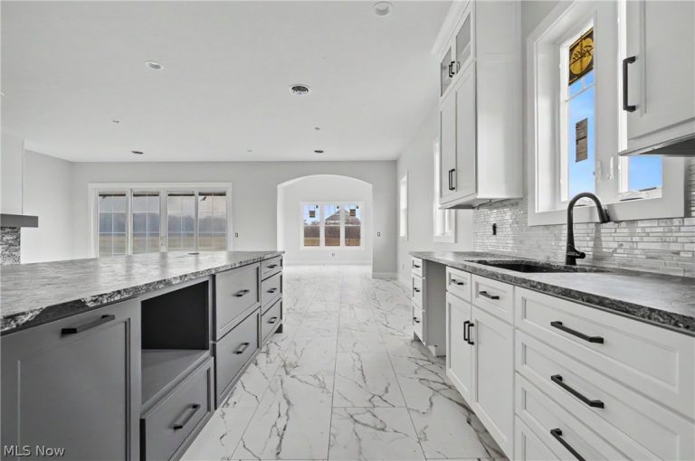 6115 Century Boulevard, Canfield, OH - Photo 8