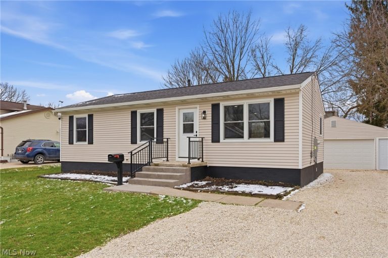 176 Grace Avenue, Barberton, OH - Photo 3