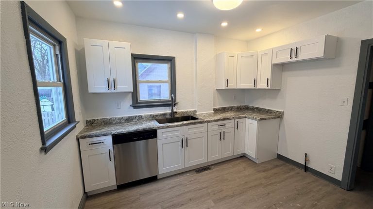 320 Para Avenue, Akron, OH - Photo 2