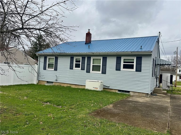 2173 Clearview Drive, Warren, OH - Photo 2