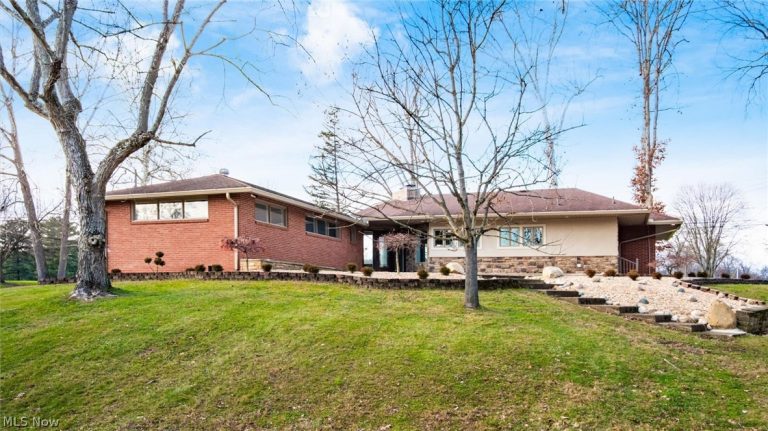 2835 West Drive, Zanesville, OH - Photo 2