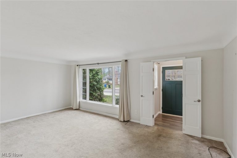 26626 Osborn Road, Bay Village, OH - Photo 4