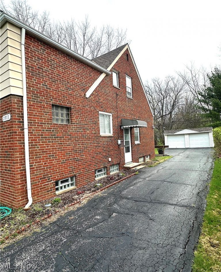 2071 Wrenford Road, South Euclid, OH - Photo 5