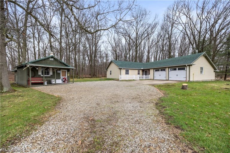 11923 Green Road, Wakeman, OH - Photo 3