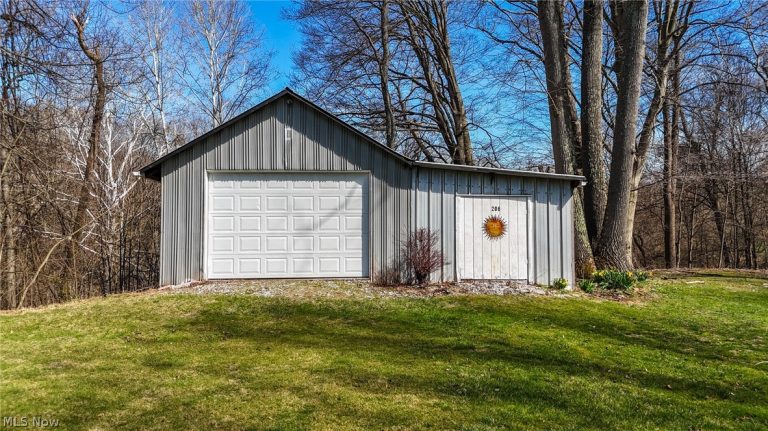 206 Ellsworth Drive, Marietta, OH - Photo 5