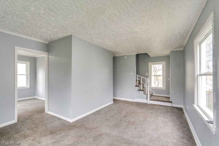 1090 Greenwood Avenue, Akron, OH - Photo 3