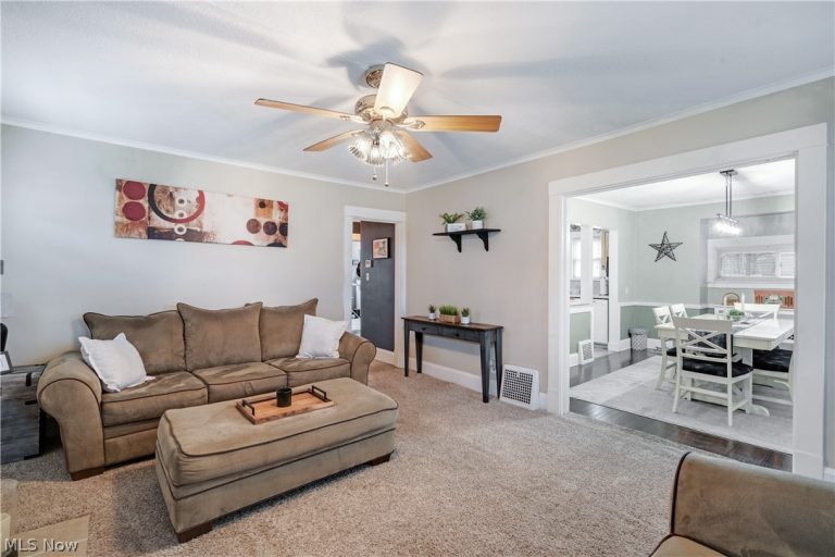 8 Nesbitt Street, Poland, OH - Photo 6