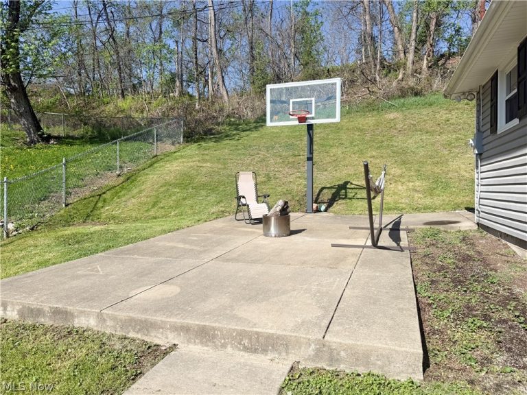 240 Rex Avenue, Wintersville, OH - Photo 3