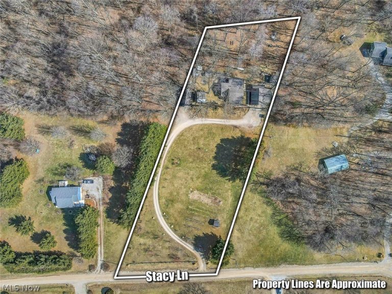 2161 Stacy Lane, Zanesville, OH - Photo 2
