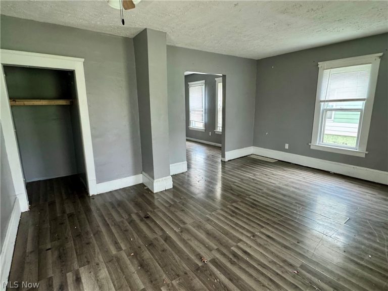 859 Whitcomb Road, Cleveland, OH - Photo 6