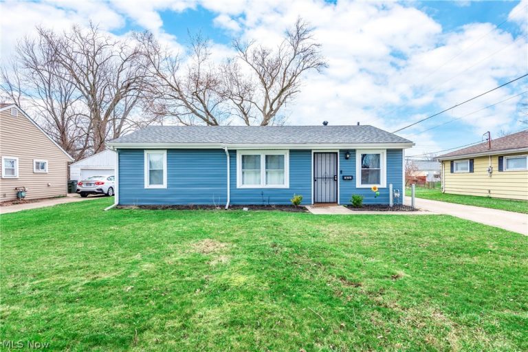 572 Bell Avenue, Elyria, OH - Photo 3