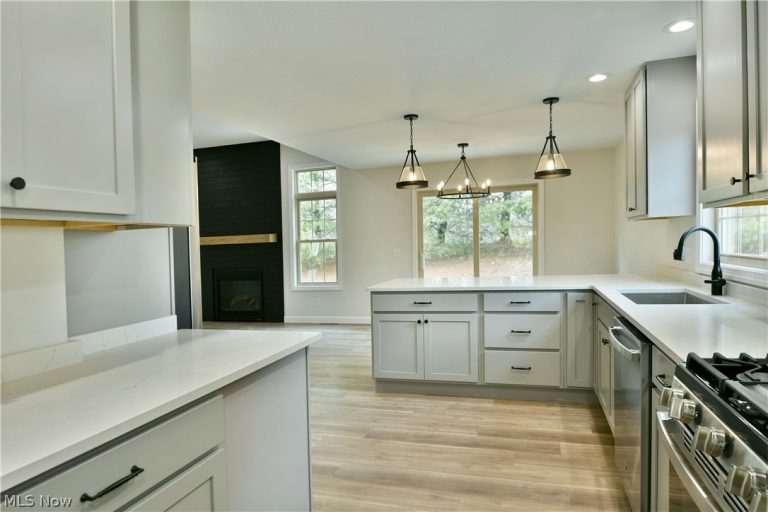 2869 Pebble Creek Court, Cortland, OH - Photo 8