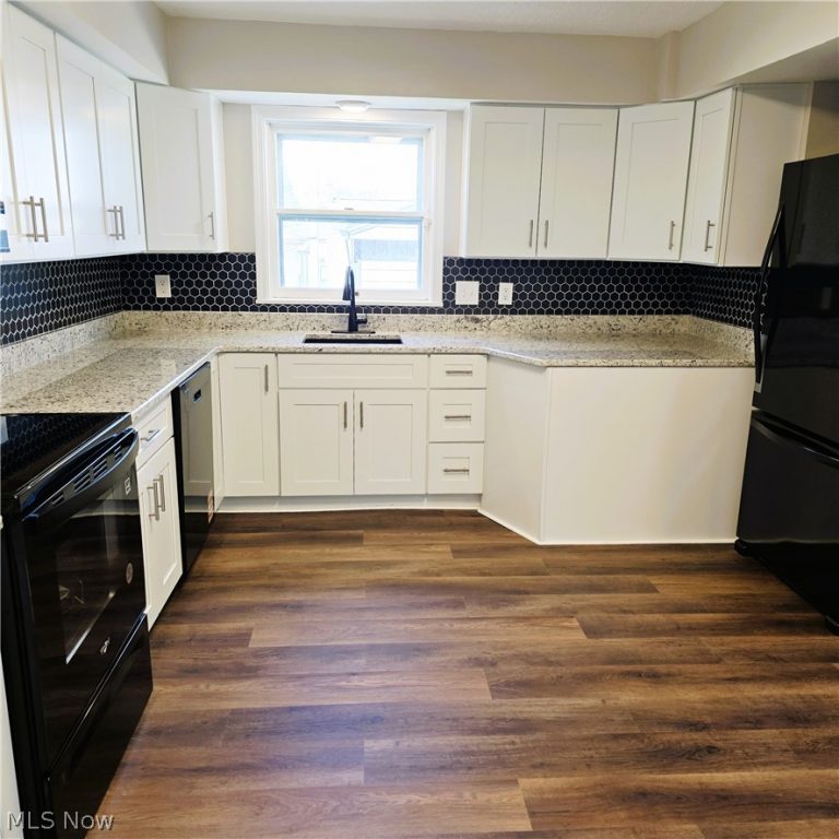 5240 147th Street, Brook Park, OH - Photo 4