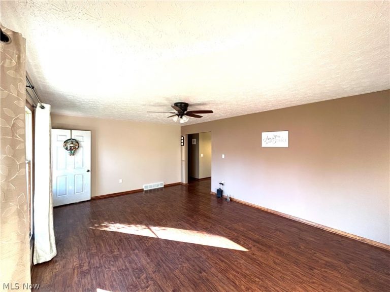 2205 Kimball Court, Akron, OH - Photo 3