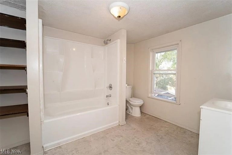 1150 Wooster Road, Barberton, OH - Photo 2