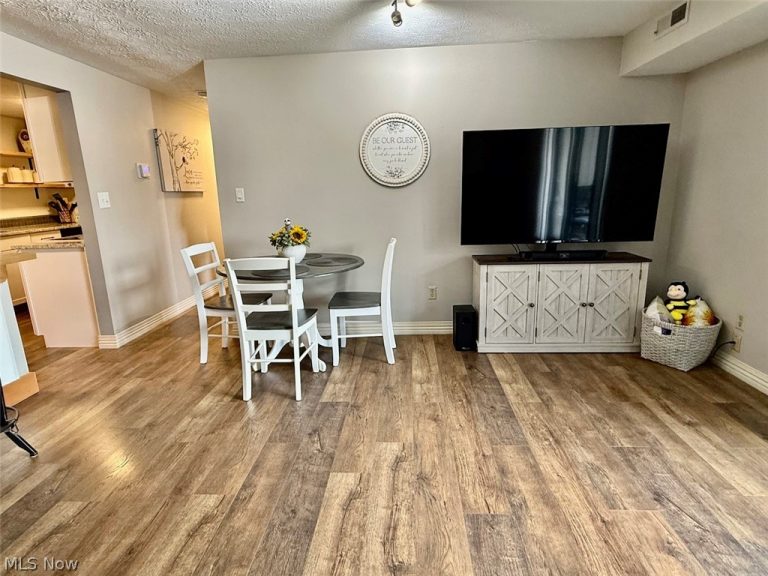 9831 Sunrise Boulevard #P27, North Royalton, OH - Photo 5